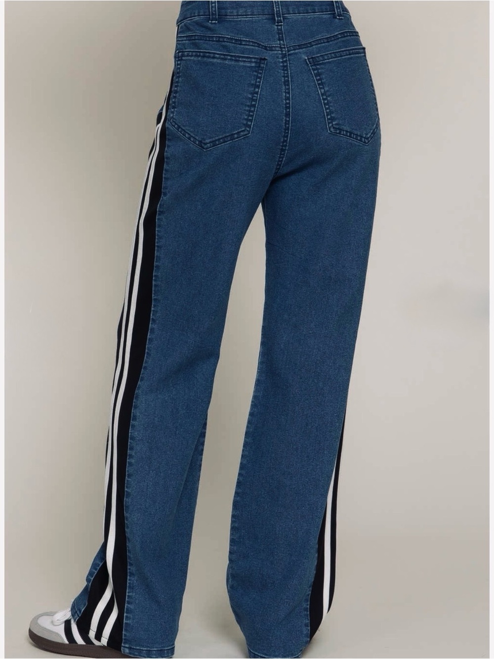 Women’s High Rise Side Contrast Straight Fit Jeans - Picture 2 of 6